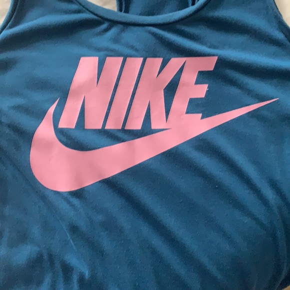 Women’s Nike Tank Top - Picture 4 of 4